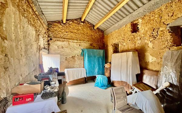 Maison à vendre    6 pièces •  Uzès