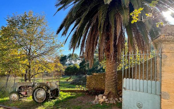 Maison à vendre    6 pièces •  Uzès