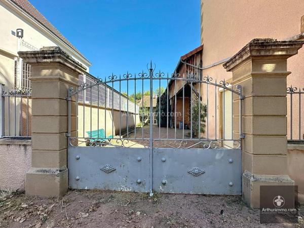 Vente Immeuble 10 pièces 185 m2 à Charlieu