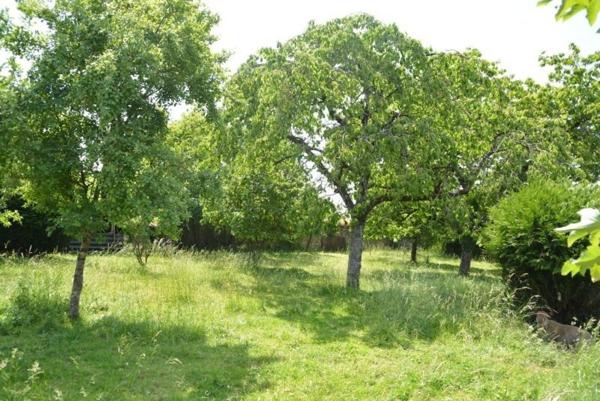 Maison de bourg proche Evron avec de très beaux volumes