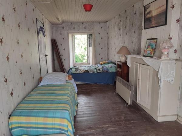 Maison de bourg proche Evron avec de très beaux volumes