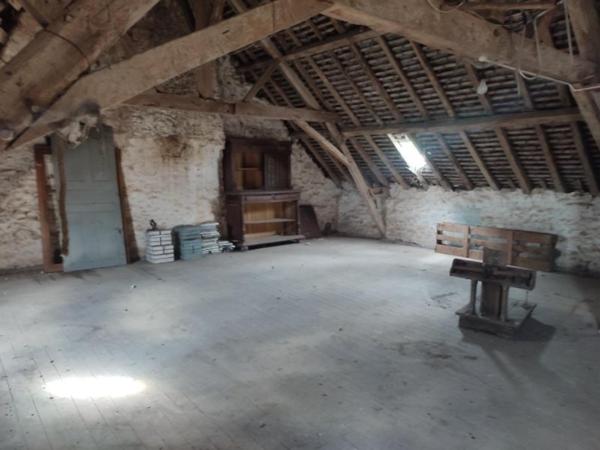 Maison de bourg proche Evron avec de très beaux volumes