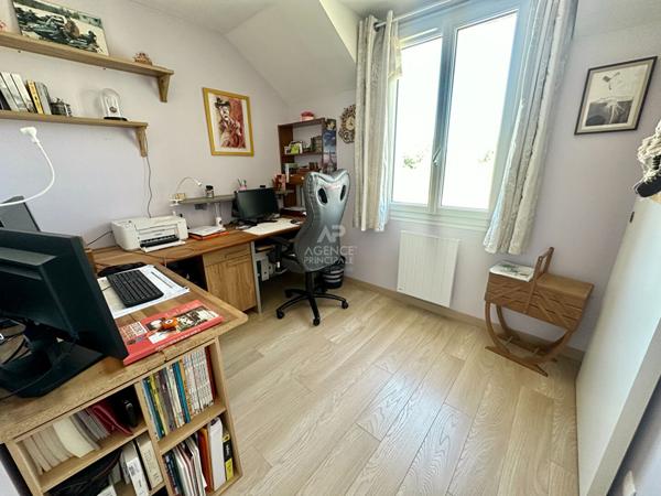 Maison Carrieres Sous Poissy 7 pièce(s) €399 900 ** - Référence 8963