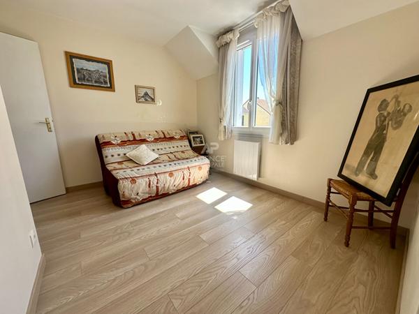 Maison Carrieres Sous Poissy 7 pièce(s) €399 900 ** - Référence 8963