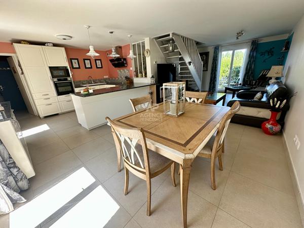 Maison Carrieres Sous Poissy 7 pièce(s) €399 900 ** - Référence 8963