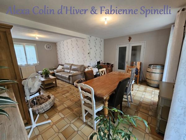 Commodités de plain pieds dans cette maison de 4 chambres à Bucy le long!