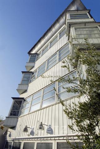 Maison d'architecte les pieds dans l'eau à 5 min du centre de Paris