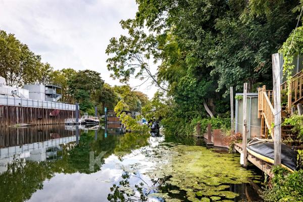 Maison d'architecte les pieds dans l'eau à 5 min du centre de Paris