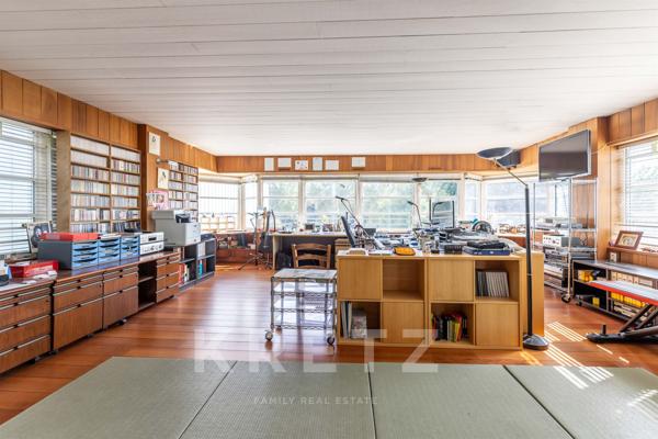 Maison d'architecte les pieds dans l'eau à 5 min du centre de Paris