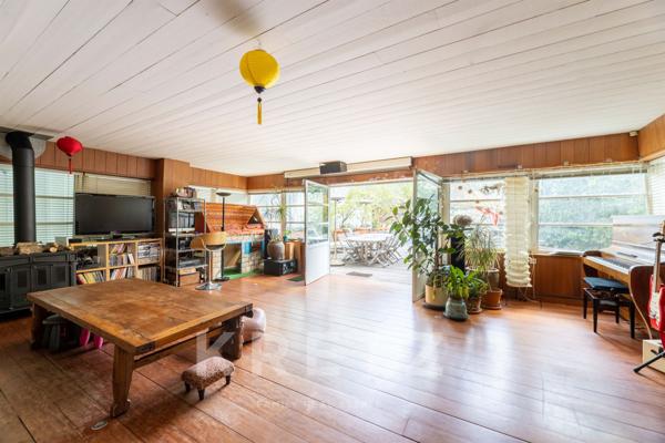 Maison d'architecte les pieds dans l'eau à 5 min du centre de Paris