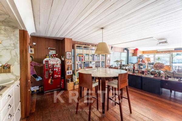 Maison d'architecte les pieds dans l'eau à 5 min du centre de Paris