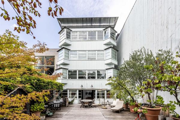 Maison d'architecte les pieds dans l'eau à 5 min du centre de Paris