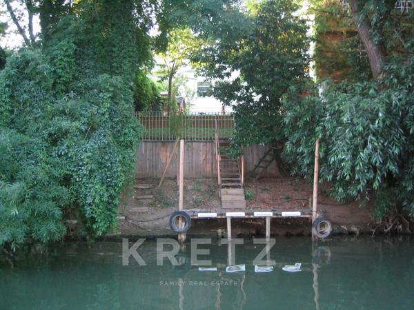 Maison d'architecte les pieds dans l'eau à 5 min du centre de Paris