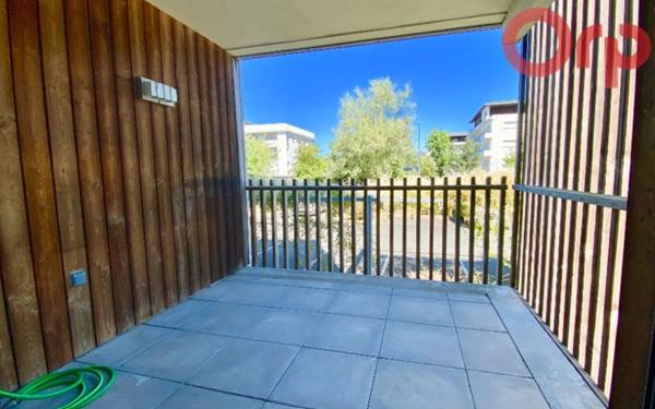 Appartement à louer    2 pièces • 41 570 m2    Bruges