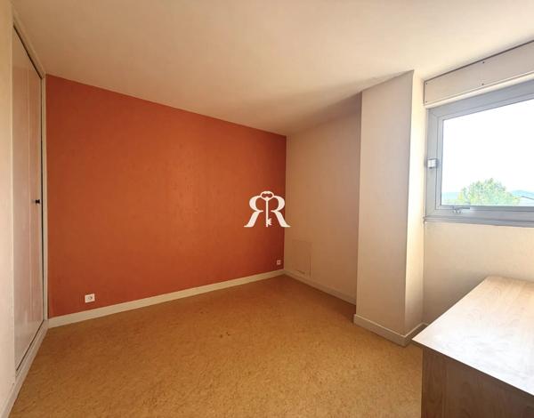 Vente Maison à Pont du chateau - 7 pièces, 177 m² | Raymond immobilier
