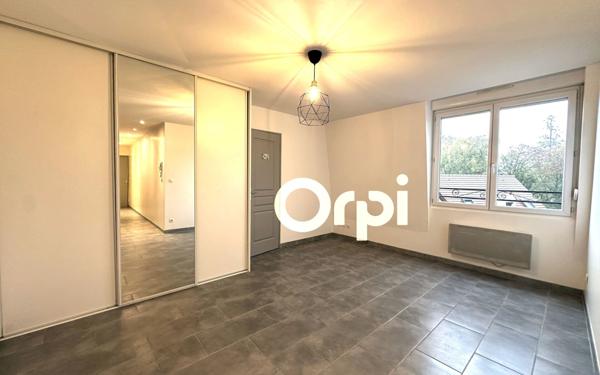 Appartement à louer    2 pièces •  Villeneuve-Saint-Germain