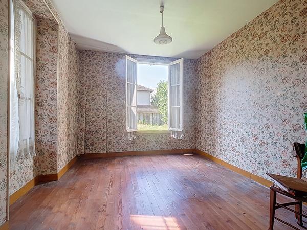 A vendre PAU proche centre-ville - Maison des années 30 de 87 m² avec sous-sol et garage indépendant