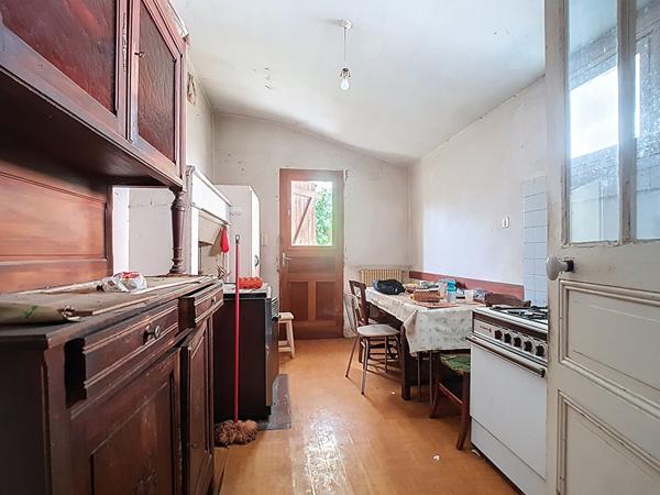 A vendre PAU proche centre-ville - Maison des années 30 de 87 m² avec sous-sol et garage indépendant