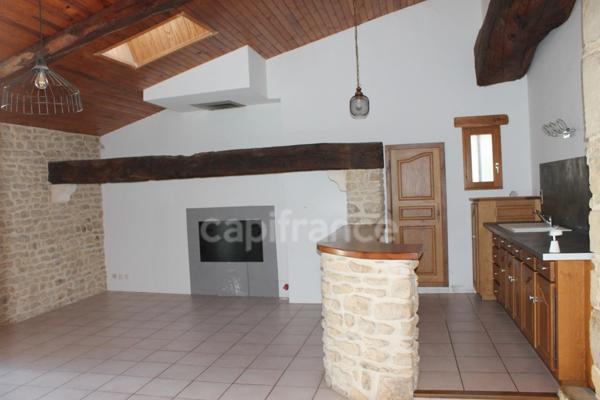 Dpt Deux Sèvres (79), à vendre AIRVAULT maison P7 de 154 m² - Terrain de 565,00 m²