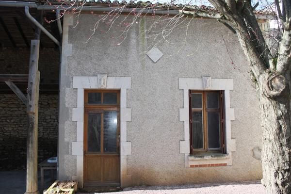 Dpt Deux Sèvres (79), à vendre AIRVAULT maison P7 de 154 m² - Terrain de 565,00 m²