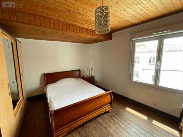 Maison de ville à vendre à Marans en Charente-Maritime (17230), ref : LE 373