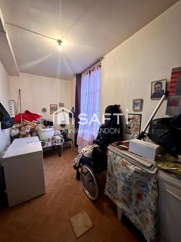 Immeuble avec grange