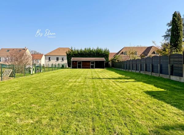 Terrain à bâtir 967 m² – façade 16 ml – maison possible 180 à 200 m² habitable avec piscine – environnement résidentiel recherché – Val d’Europe / Disney / Parc Rentilly