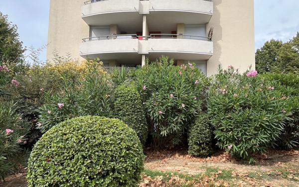 Appartement à vendre    2 pièces • 45,80 m2 Marseille 14