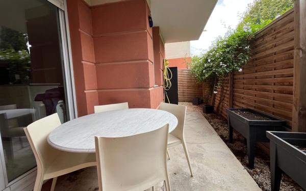 Appartement à vendre    2 pièces • 45,80 m2 Marseille 14