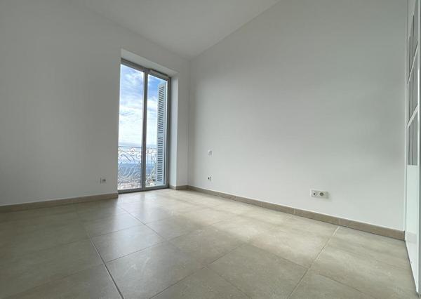 Magnifique T4  en duplex de 71 m² avec terrasse et vue panoramique exceptionnelle de 34 m²