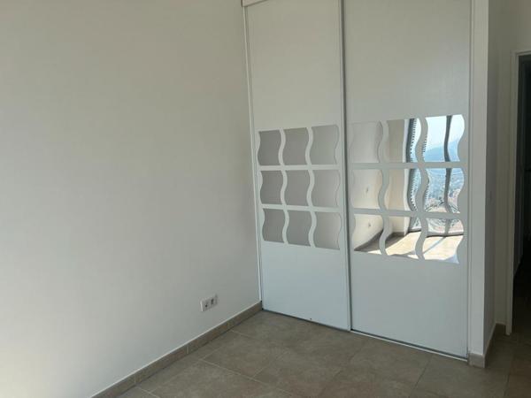 Magnifique T4 duplex de 71 m² avec terrasse et vue panoramique exceptionnelle de 34 m²