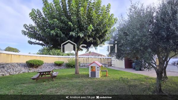 Charmante maison avec beau terrain et piscine