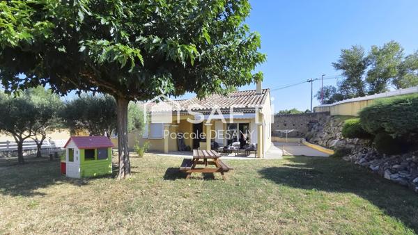 Charmante maison avec beau terrain et piscine
