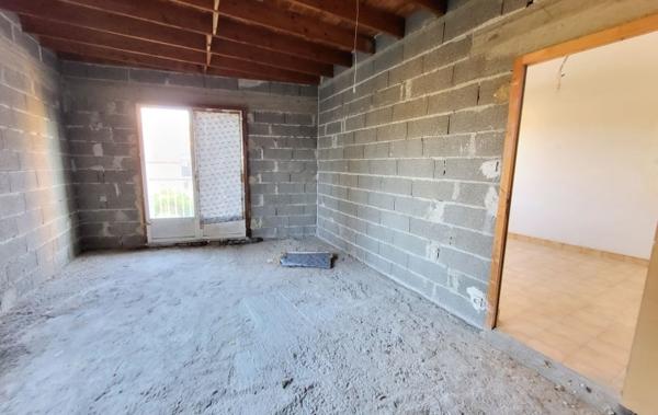 Vente Maison avec garages et terrain à rafraîchir Vonnas   