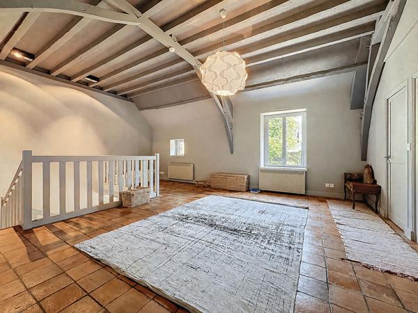 Longère en pierre -Saint-Pierre-La-Cour - 271.61m2