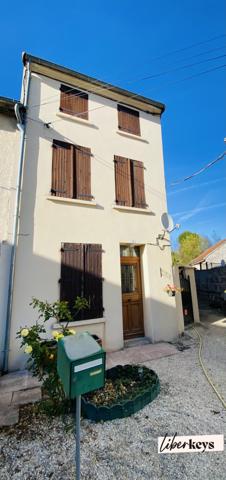 Maison de ville 2 chambres proche des commerces  Idéal premier achat ou investissement locatif 