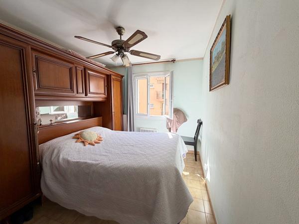 Hyères les Palmiers, secteur gare T2 avec stationnement