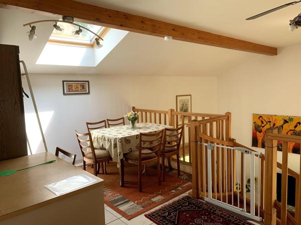 Jolie maison avec grand garage au calme