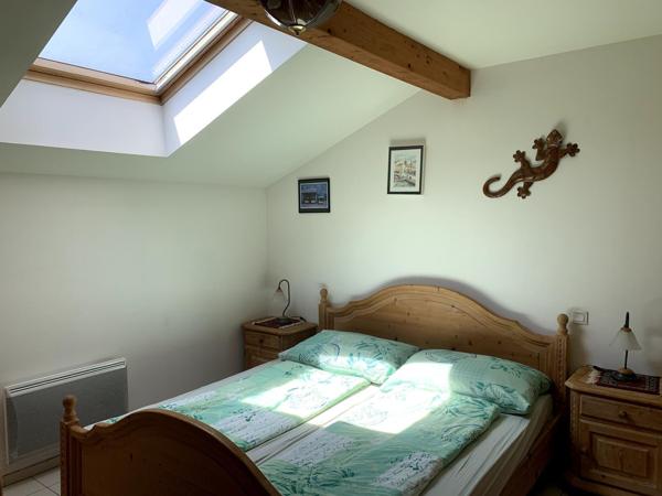 Jolie maison avec grand garage au calme