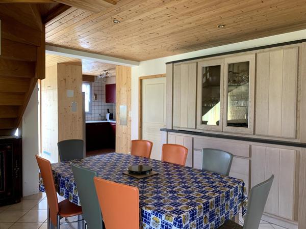 Jolie maison avec grand garage au calme