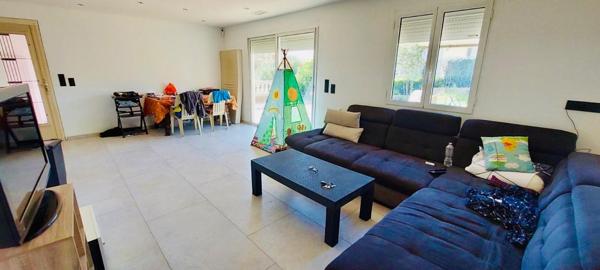 Maison plain pied ,3 chambres garage et piscine