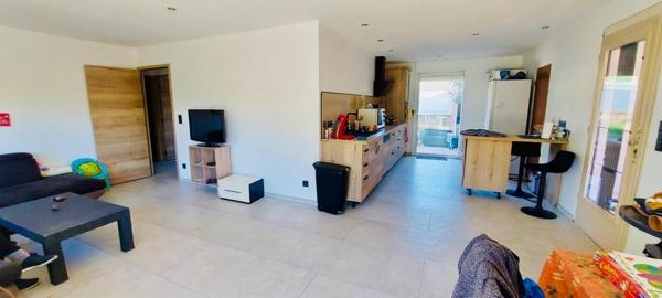 Maison plain pied ,3 chambres garage et piscine