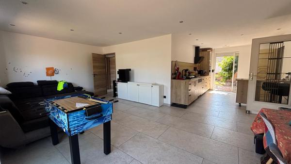 Maison plain pied ,3 chambres garage et piscine