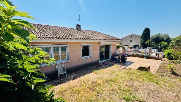 Maison plain pied ,3 chambres garage et piscine