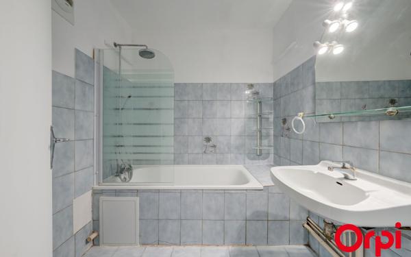 Appartement à vendre    4 pièces • 82,92 m2 Vénissieux