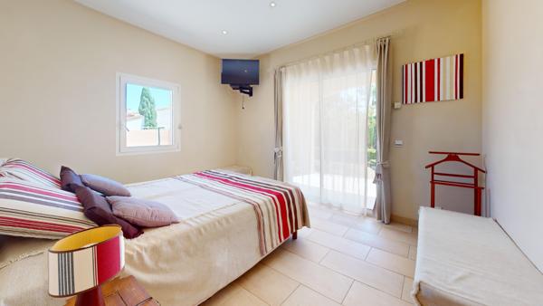 Maison
         7 pièces
        - 186 m² Bien prestige 749 000 € *