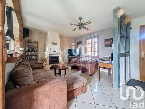 Maison traditionnelle 4 pièces de 95 m² à Méry-ès-Bois (18380)