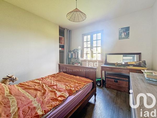 Maison traditionnelle 4 pièces de 95 m² à Méry-ès-Bois (18380)