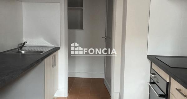 Location Appartement 4 pièces 109.15 m² - Villeneuve-lès-avignon 30400