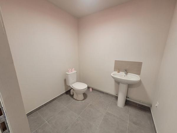 A LOUER 110 m² - Local d'activité Haute Goulaine